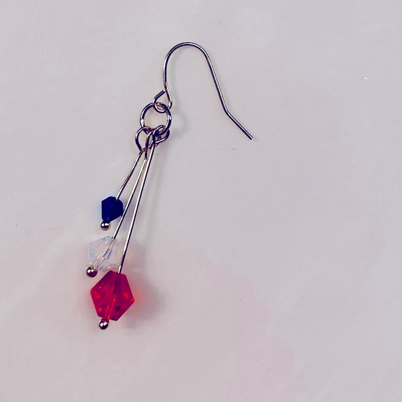 Red, white & blue earrings just in time for July 4 - Picture 3 of 9